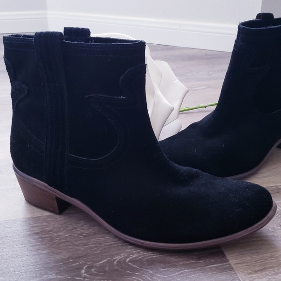 Lucky Brand Shoes - NEW Lucky Brand Terra Western Ankle Boots 9.5